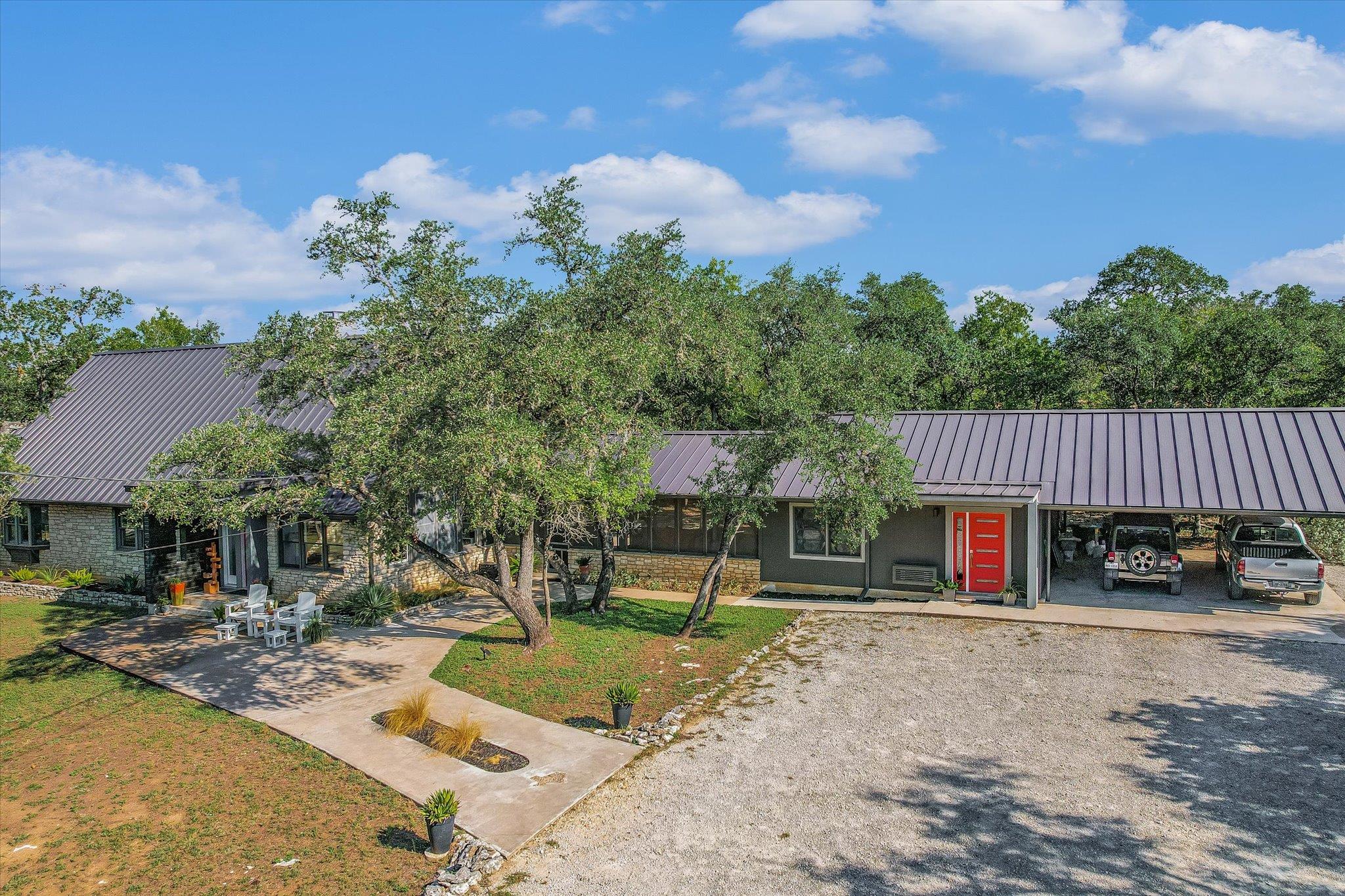 561 Carney LN