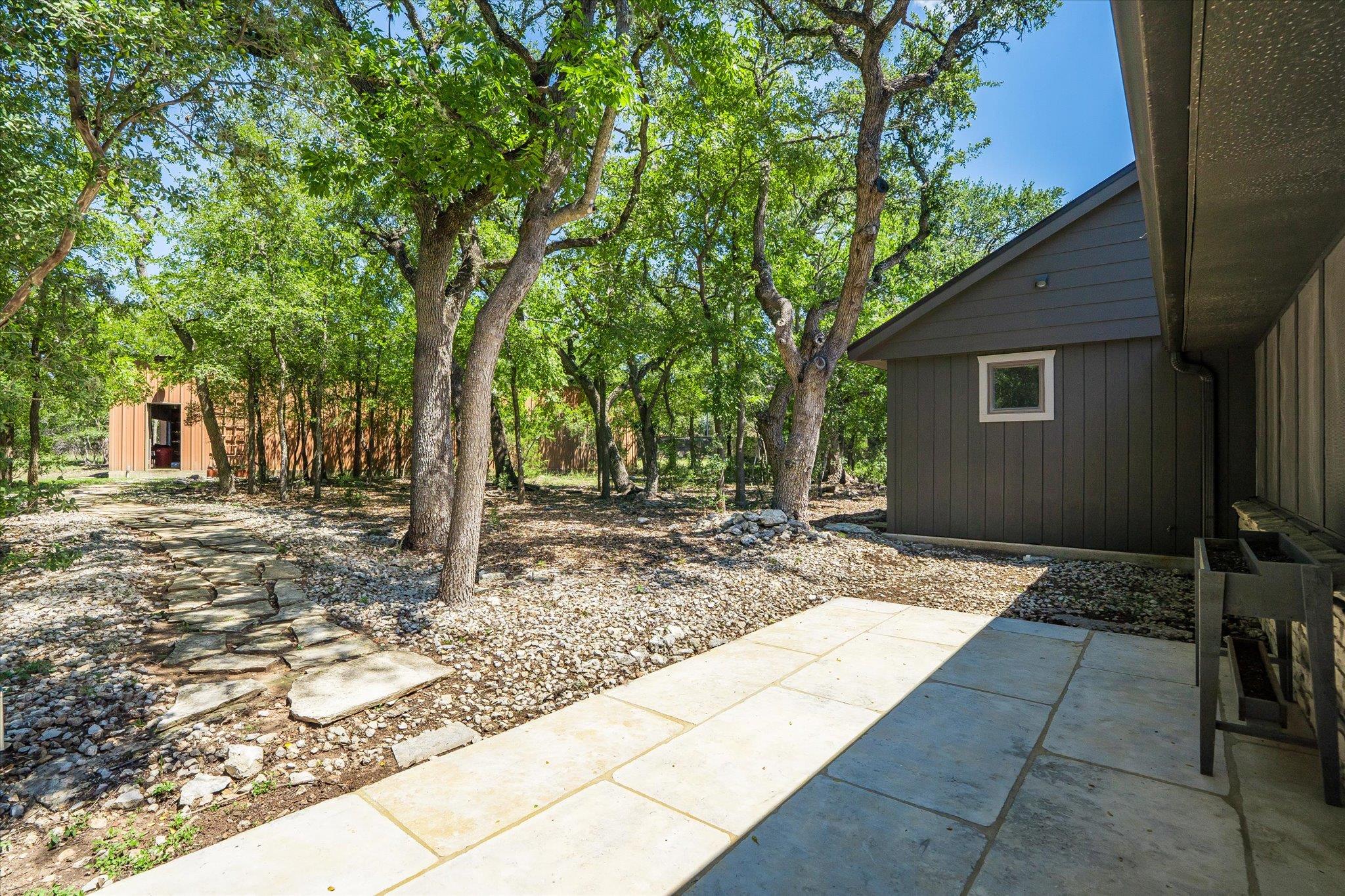561 Carney LN