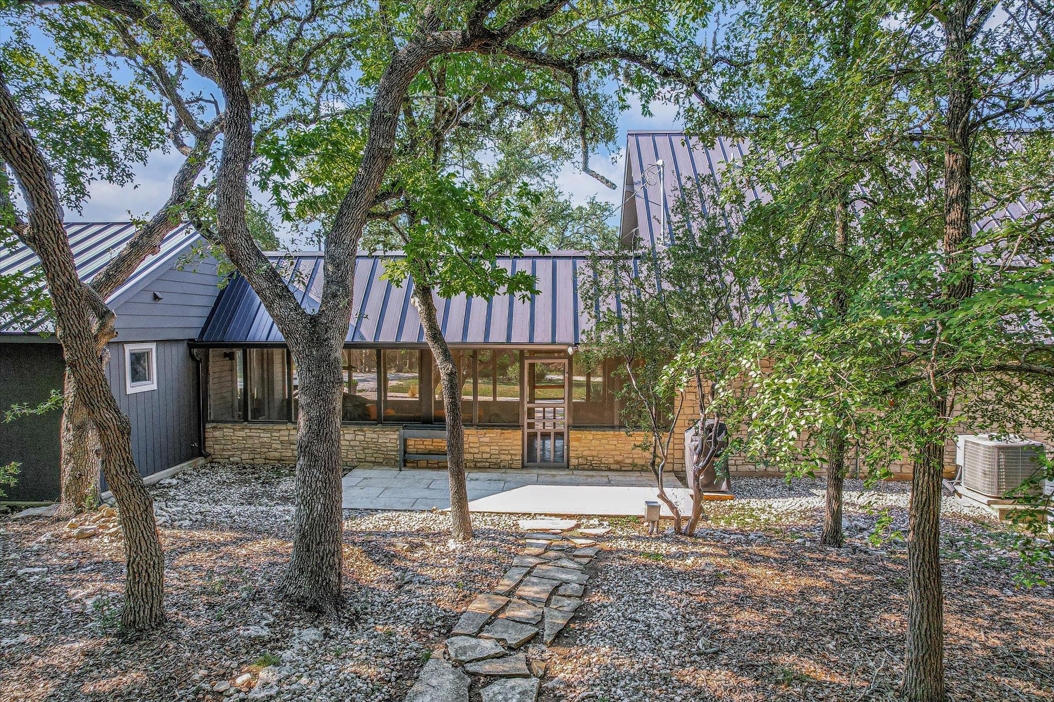 561 Carney LN