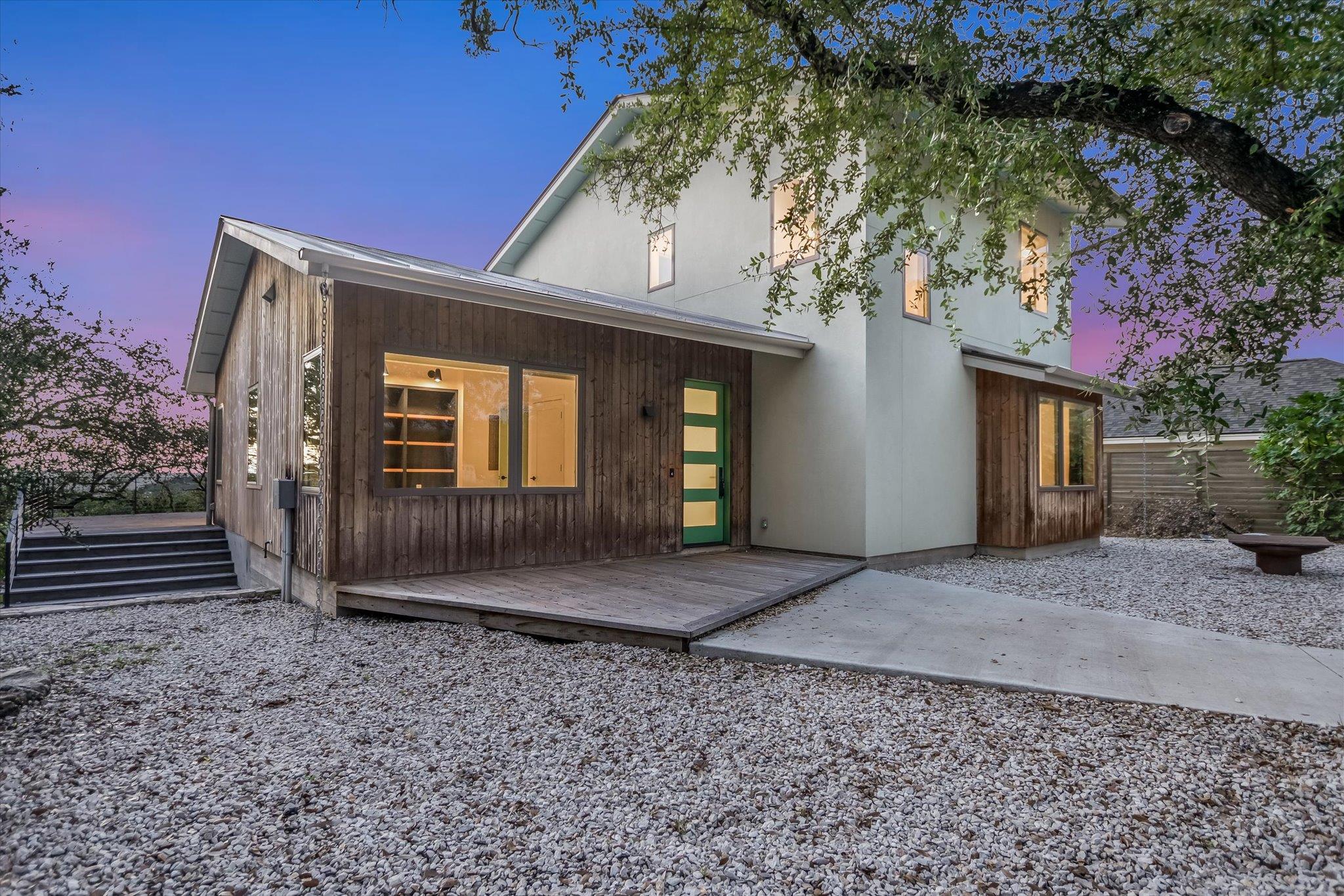 13 Meridian DR