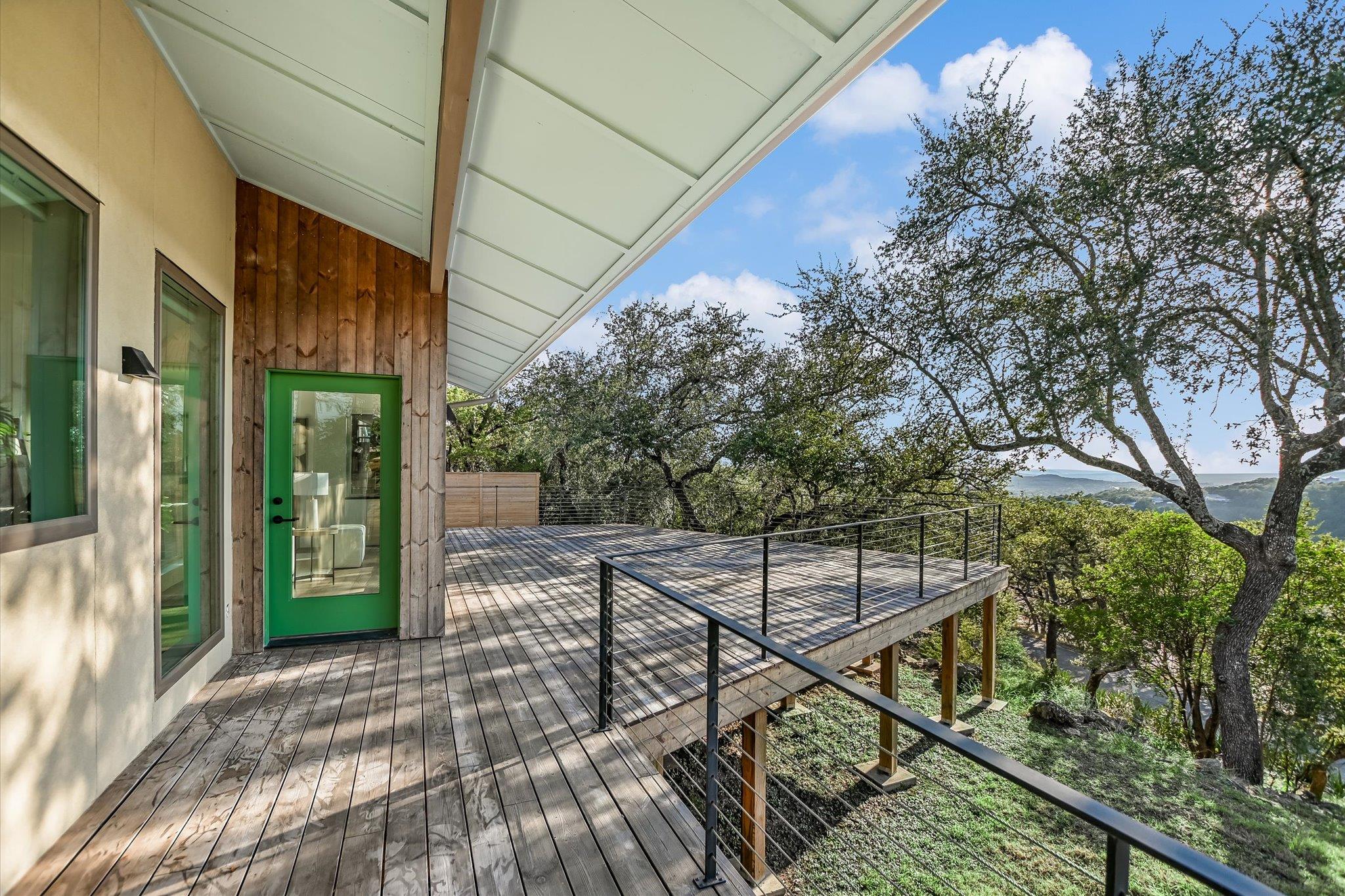 13 Meridian DR
