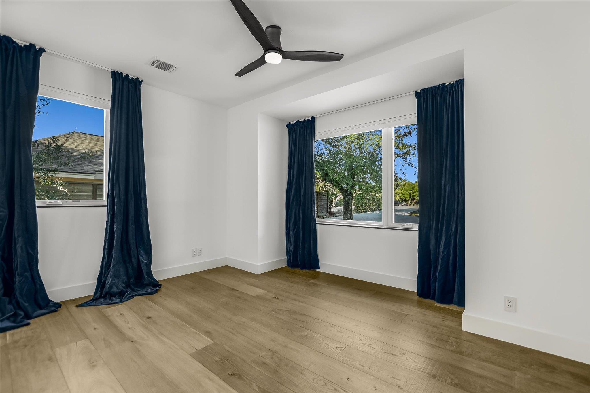 13 Meridian DR