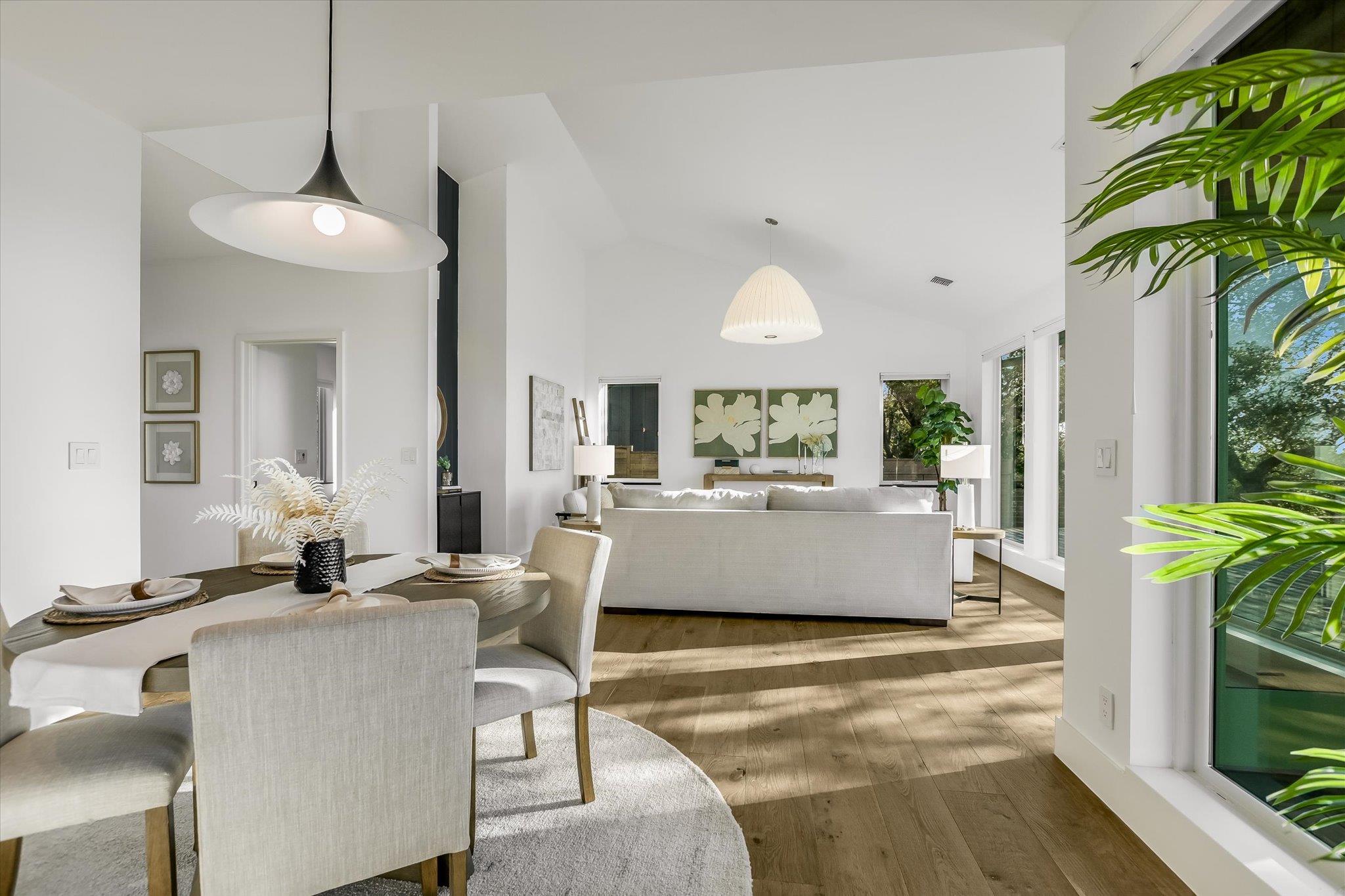 13 Meridian DR