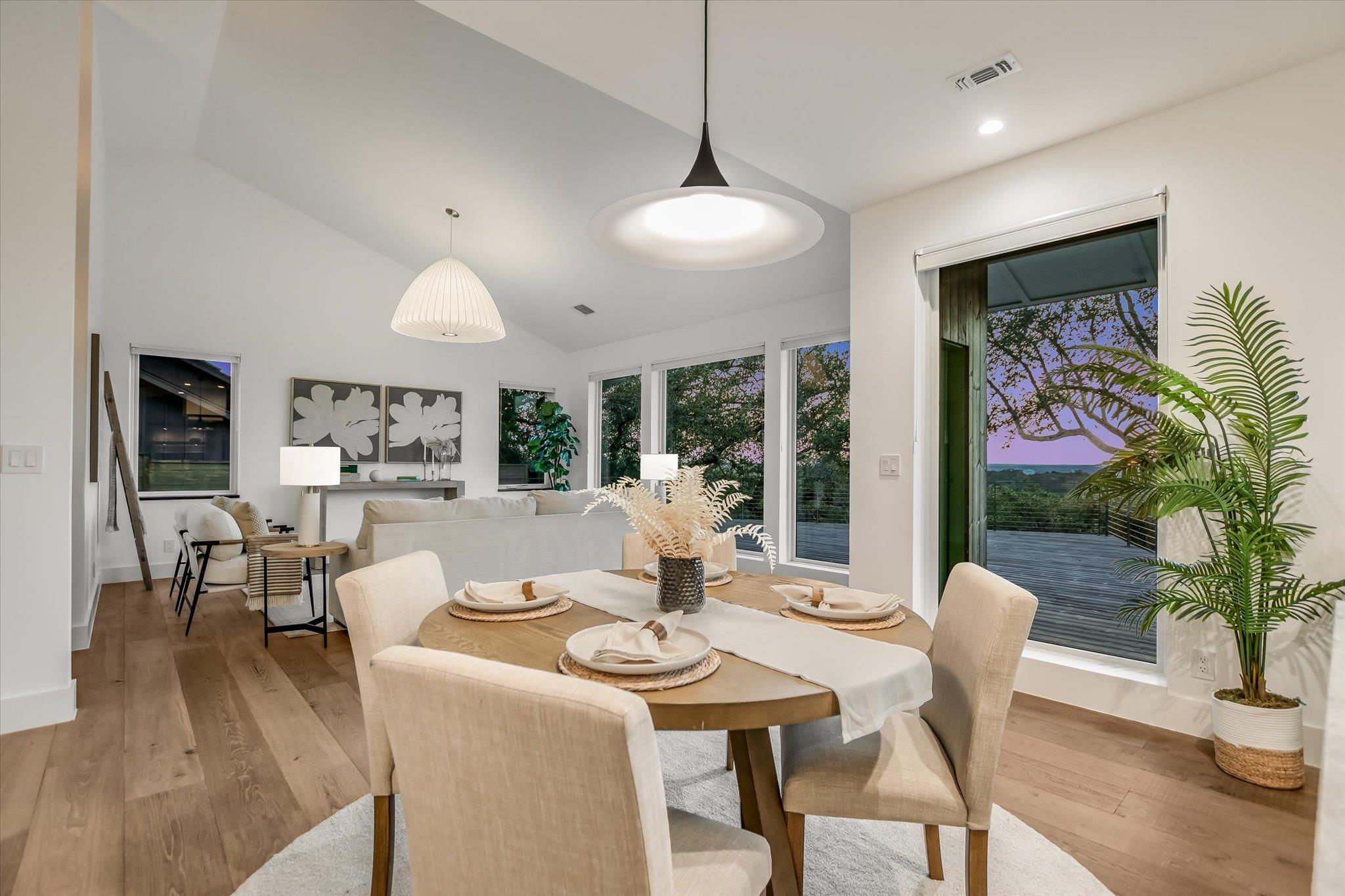 13 Meridian DR