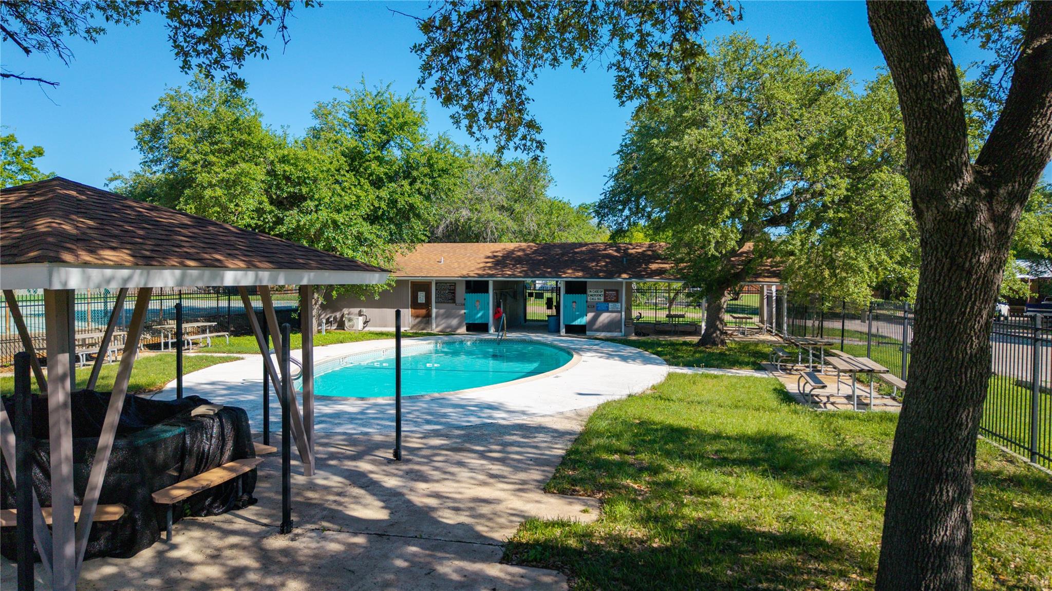 107 Edgewater DR