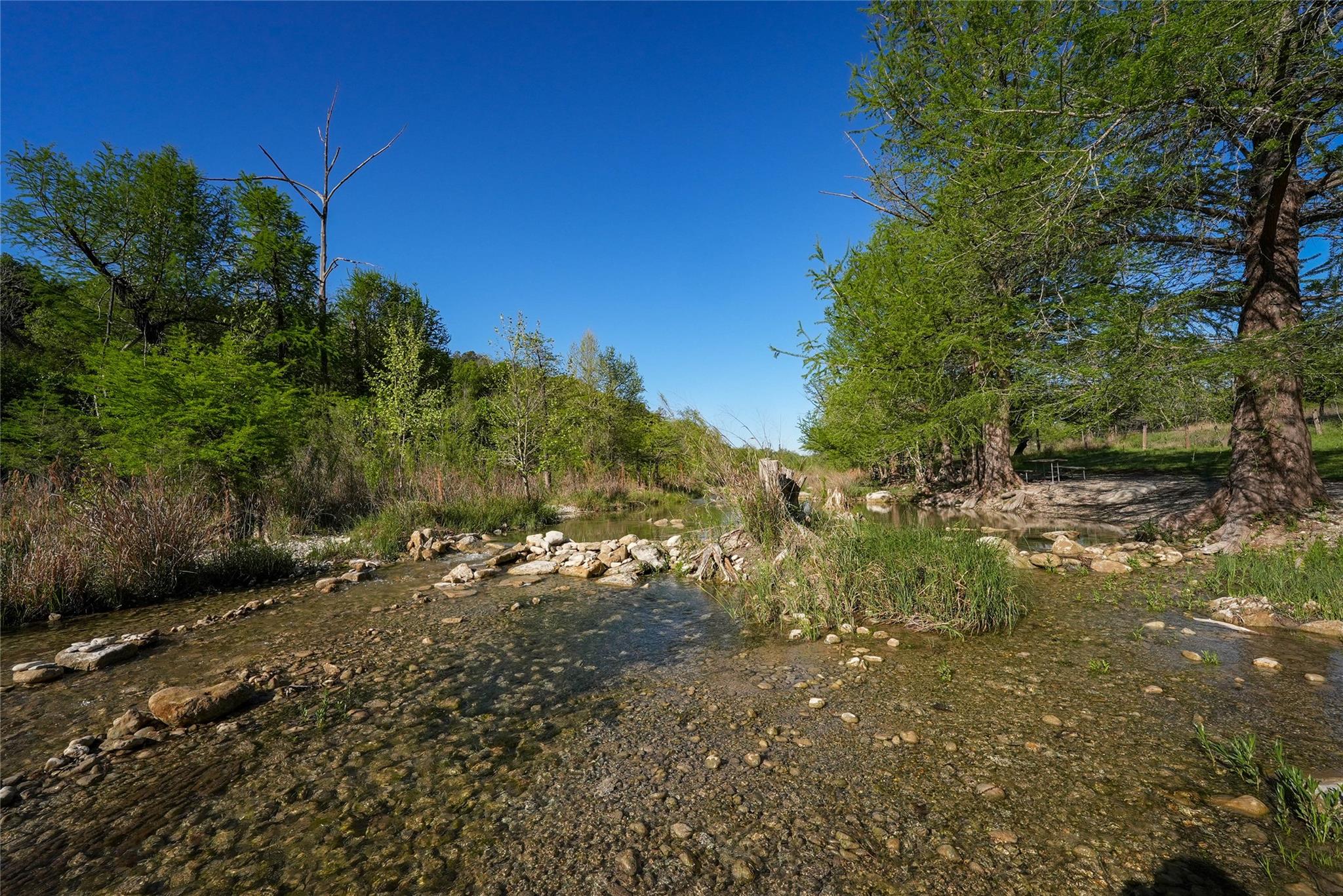 107 Edgewater DR