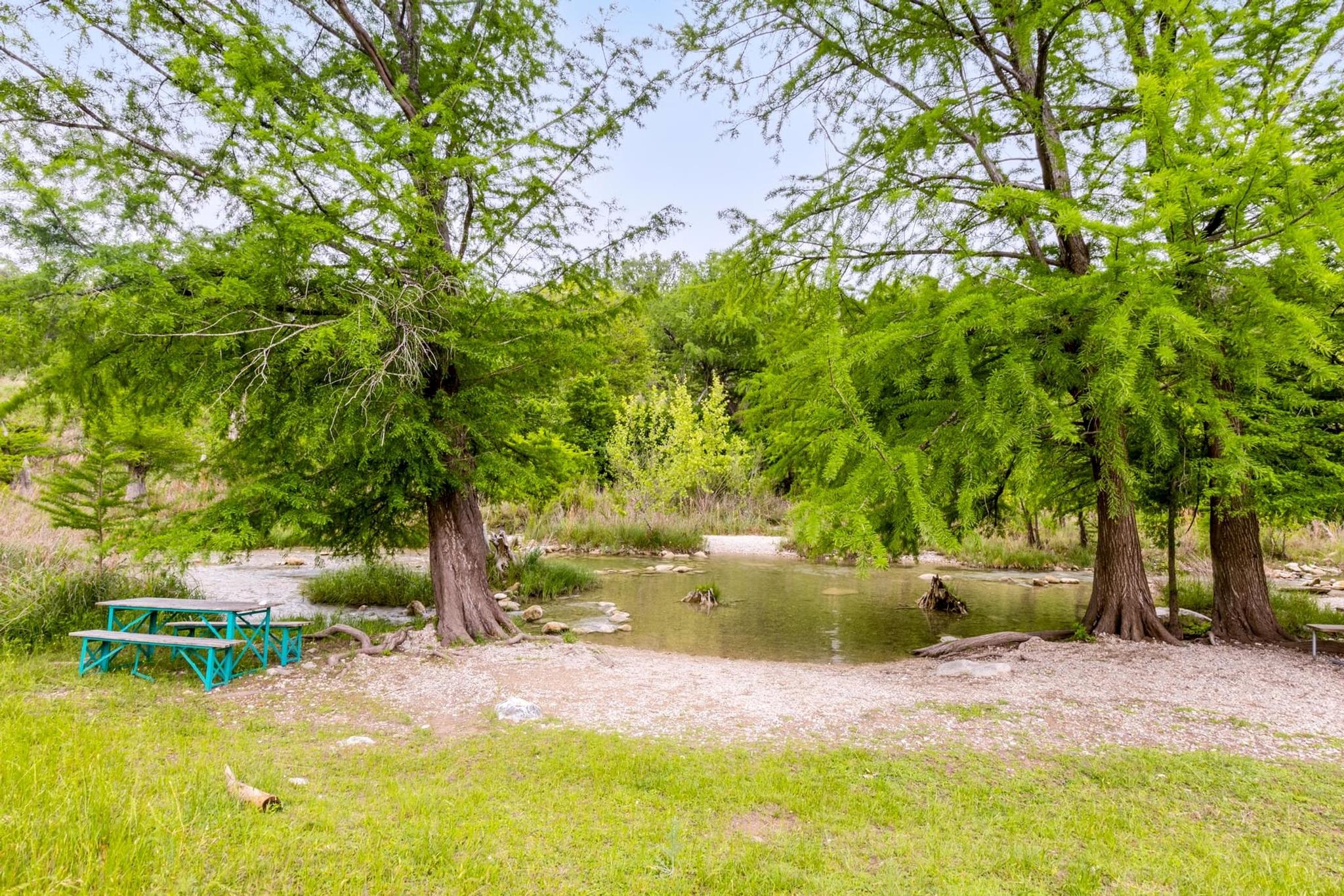 107 Edgewater DR