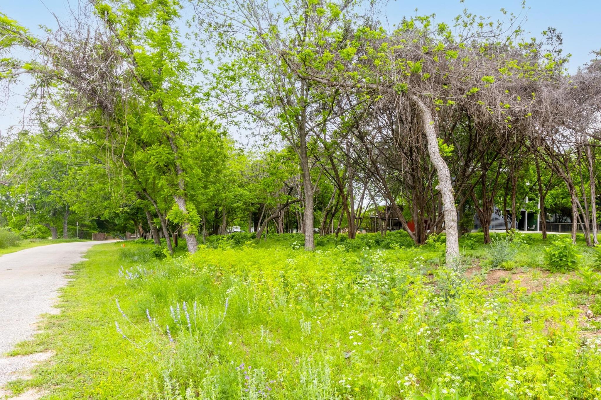107 Edgewater DR
