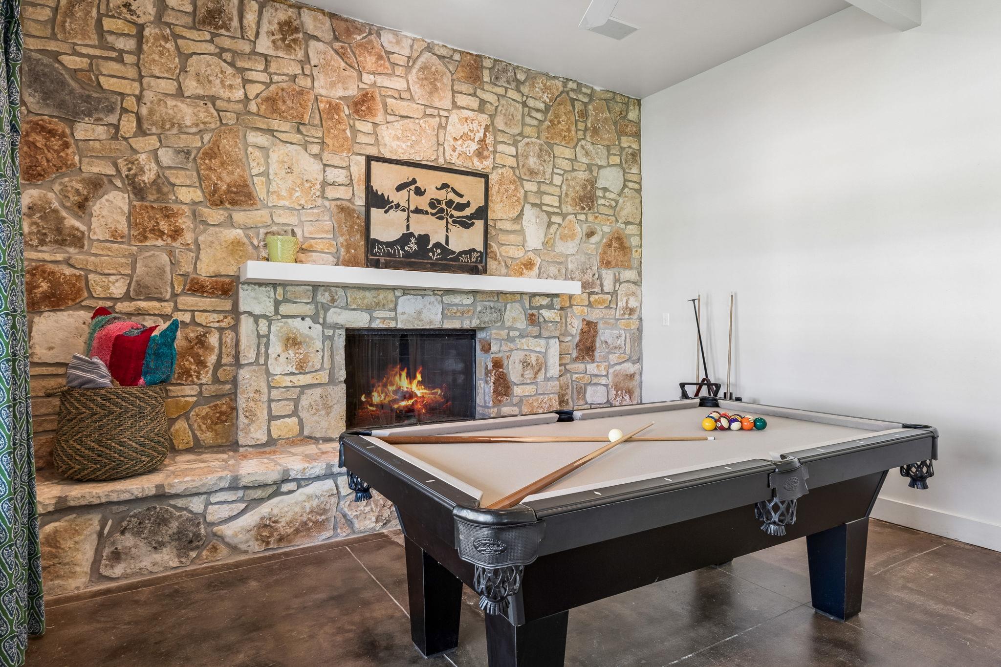1121 Hidden Valley RD