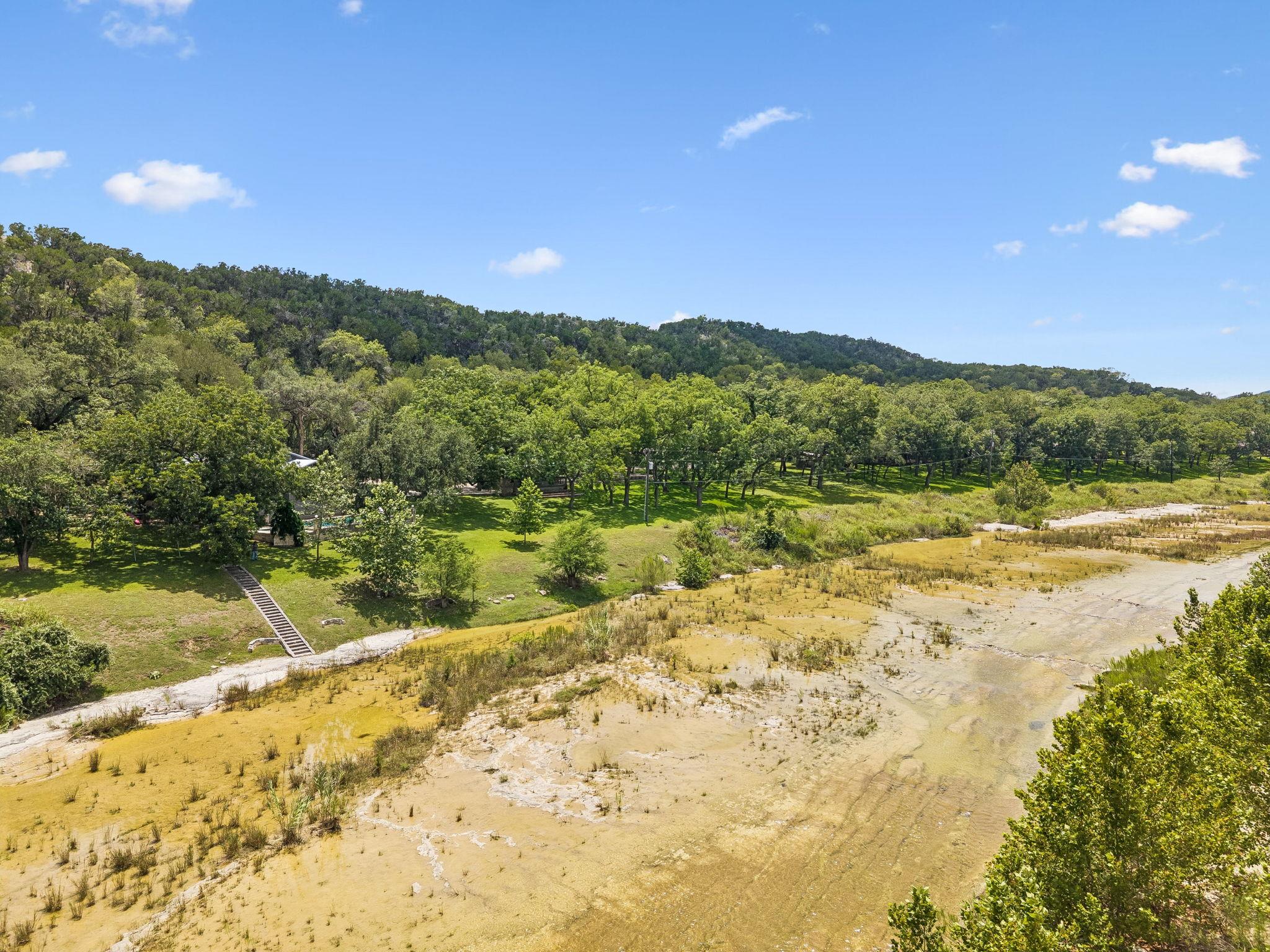 1121 Hidden Valley RD