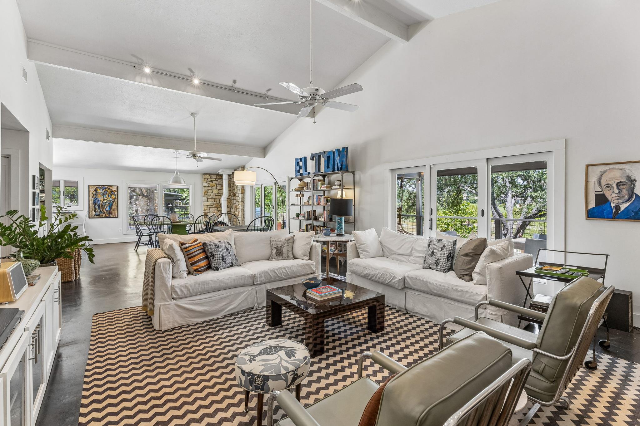 1121 Hidden Valley RD