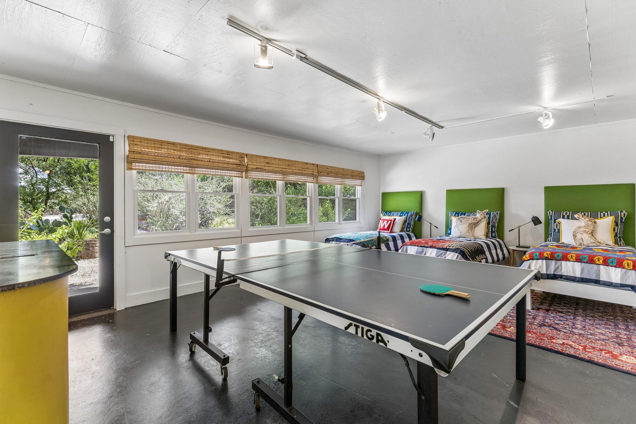1121 Hidden Valley RD