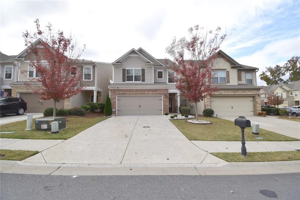 5115 BREEZEWOOD Circle