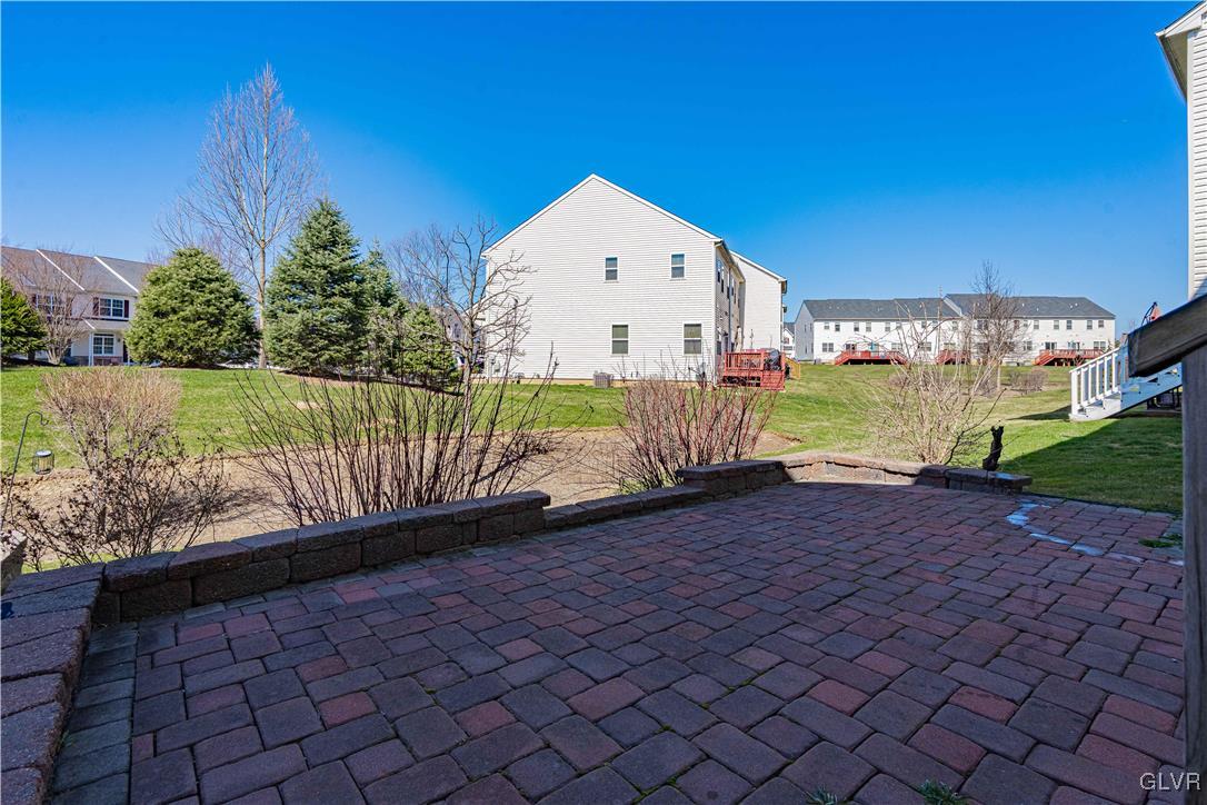 1038 King Way