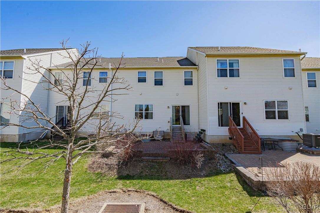 1038 King Way