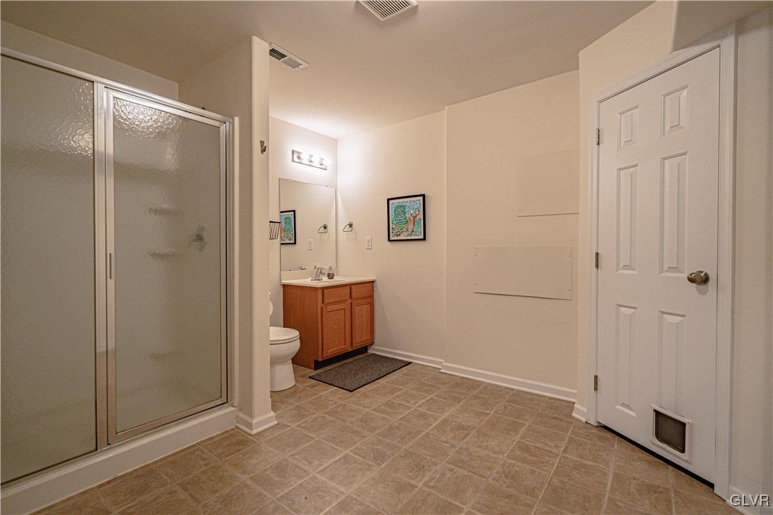 1038 King Way