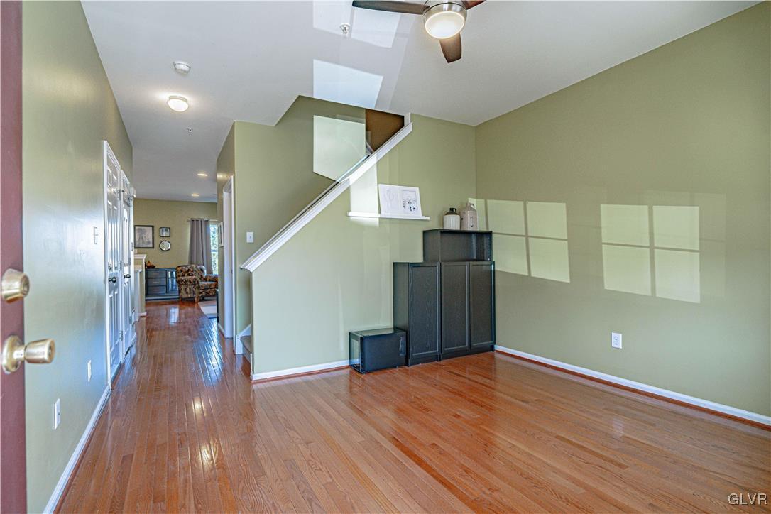 1038 King Way