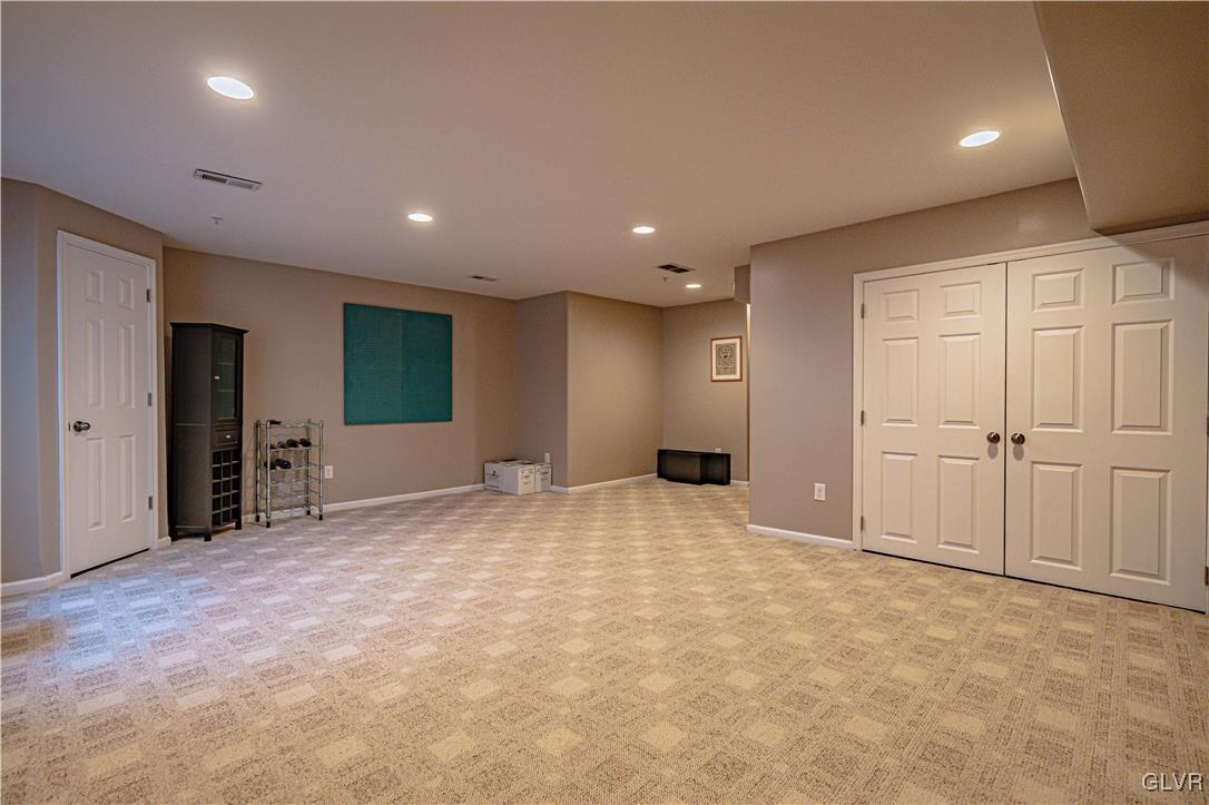 1038 King Way