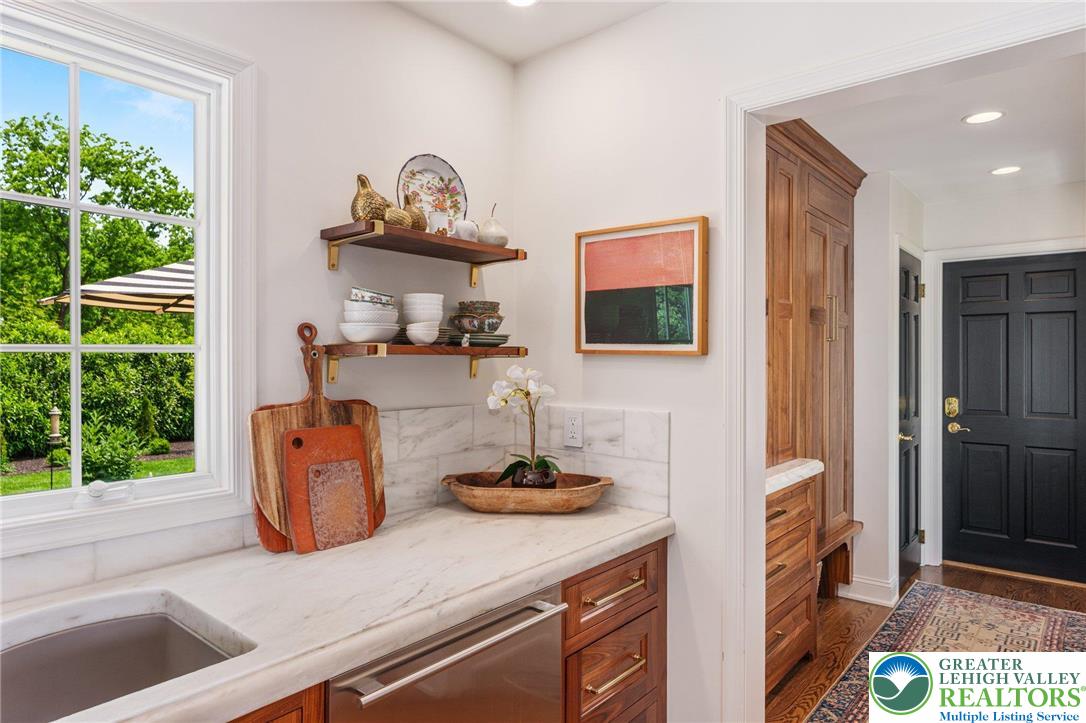 4704 Sweetbriar Circle
