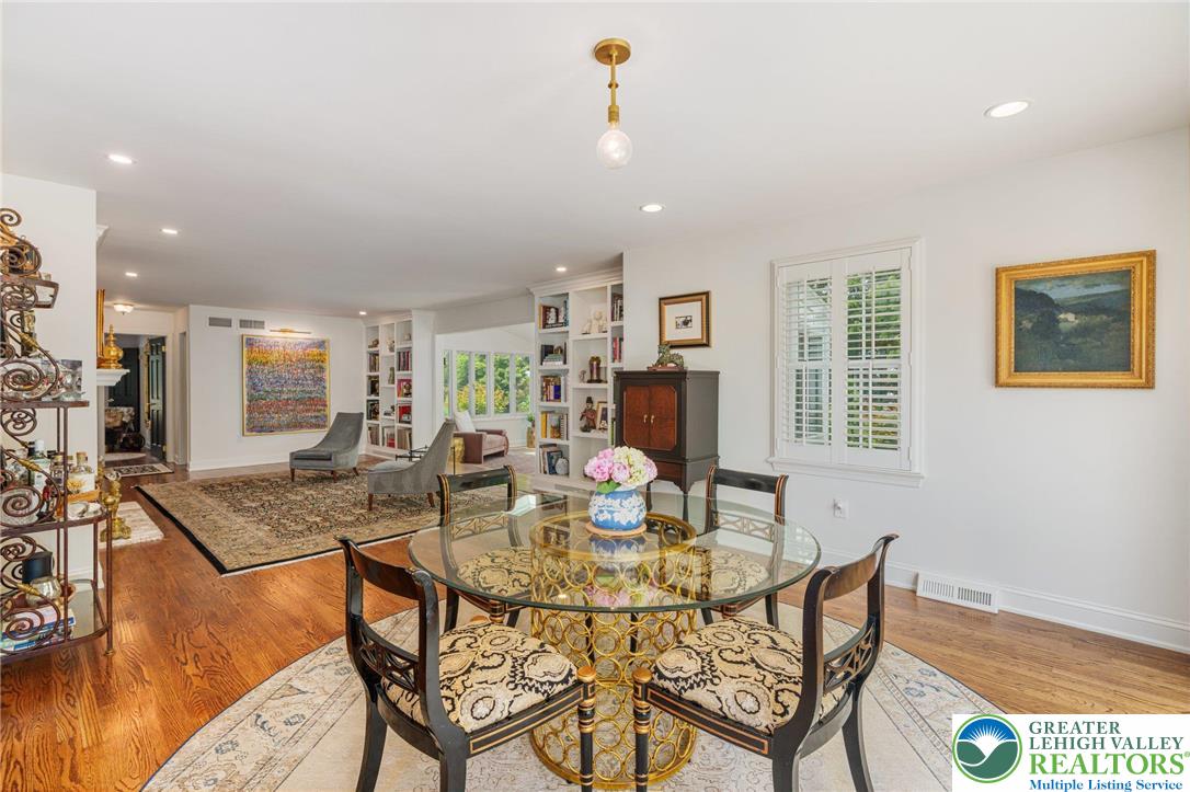 4704 Sweetbriar Circle