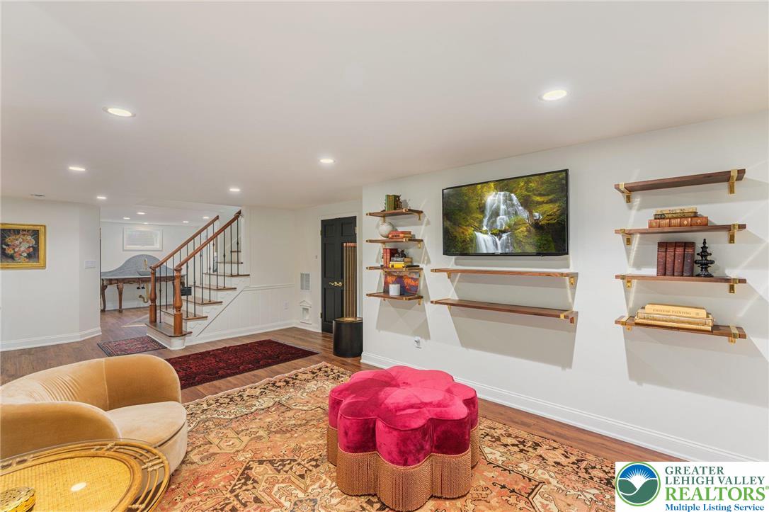 4704 Sweetbriar Circle