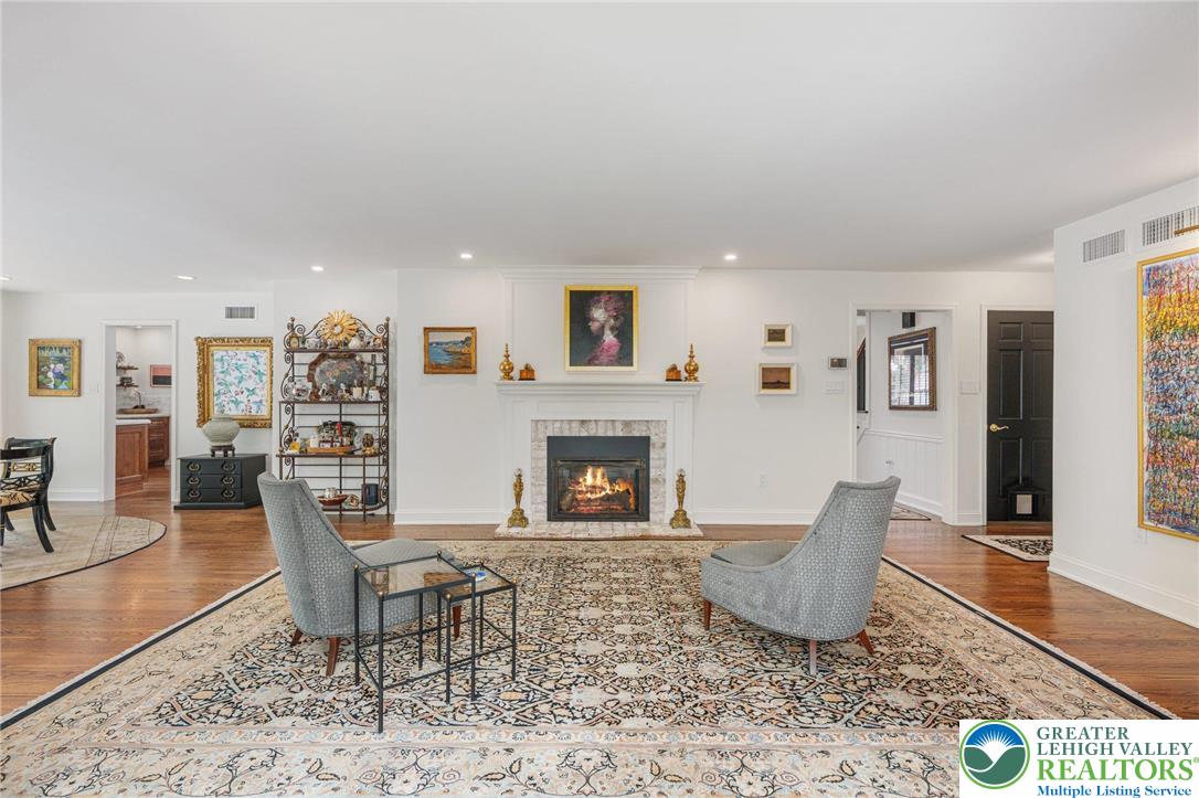 4704 Sweetbriar Circle