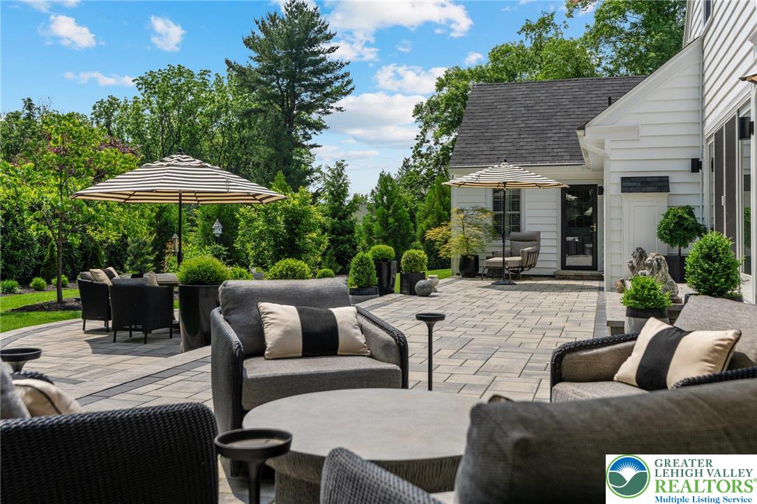 4704 Sweetbriar Circle