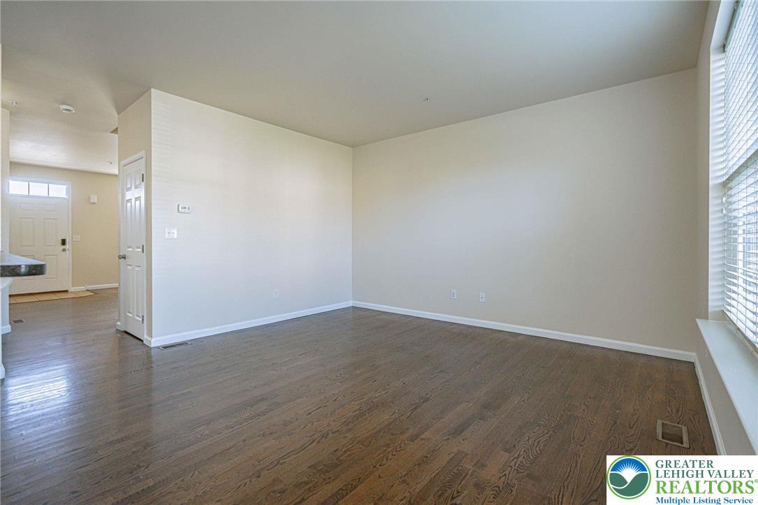 241 Snapdragon Way