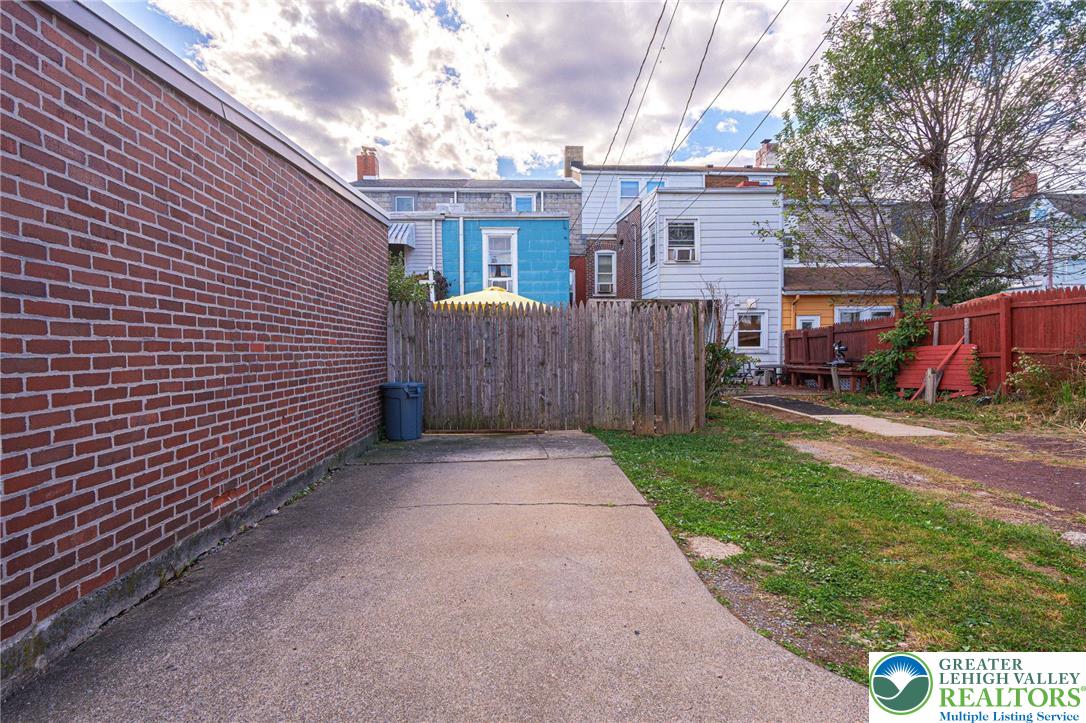 225 South Franklin Street