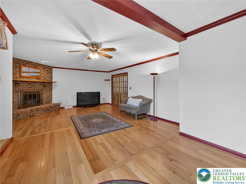 4936 Meadow Lane