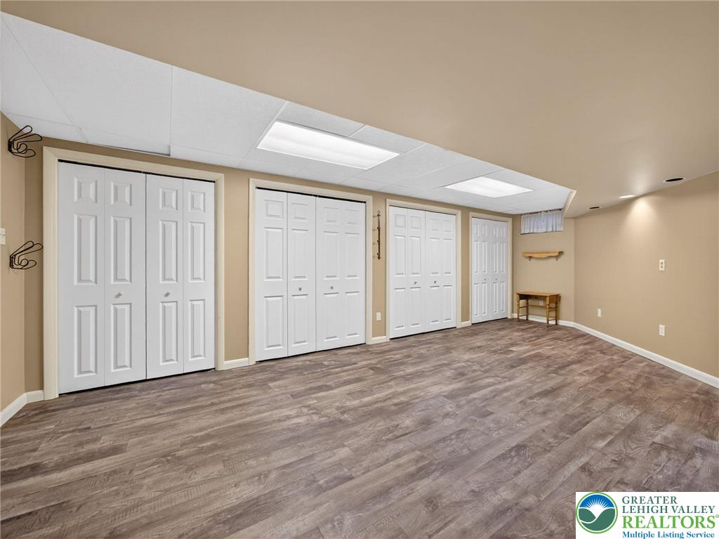 4936 Meadow Lane