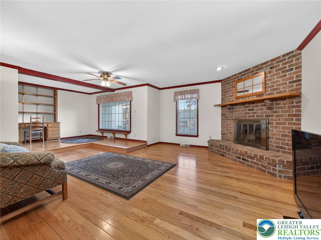 4936 Meadow Lane