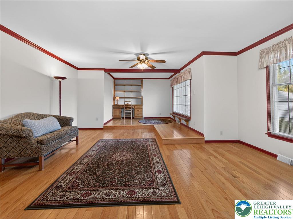4936 Meadow Lane