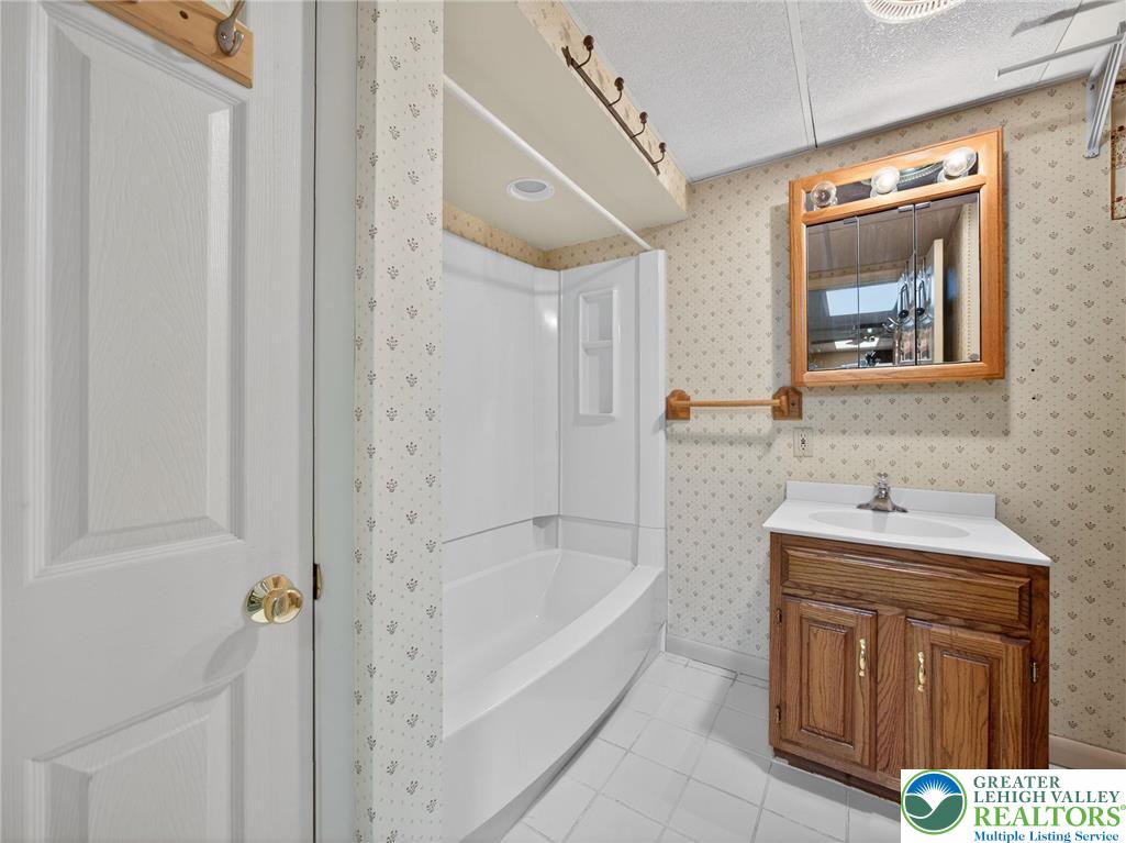 4936 Meadow Lane