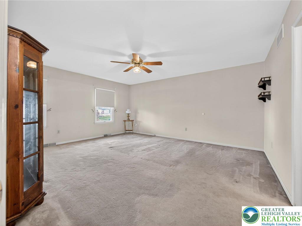 4936 Meadow Lane