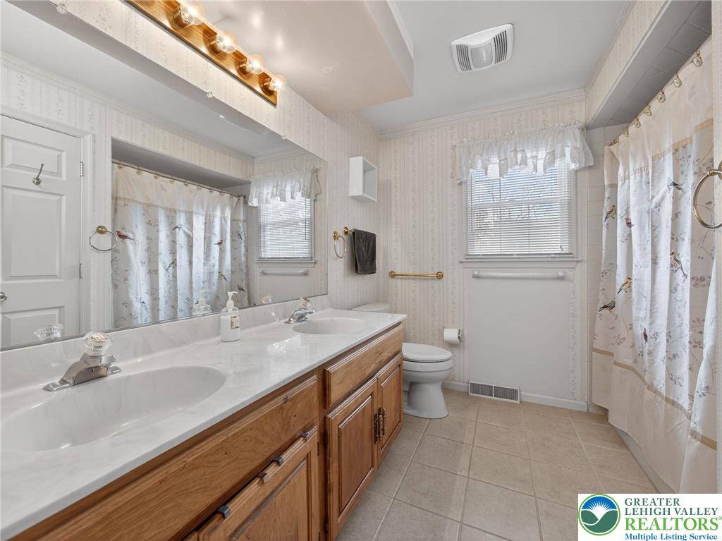 4936 Meadow Lane
