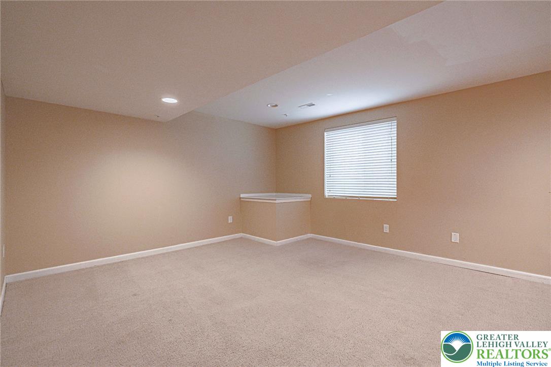 233 Snapdragon Way
