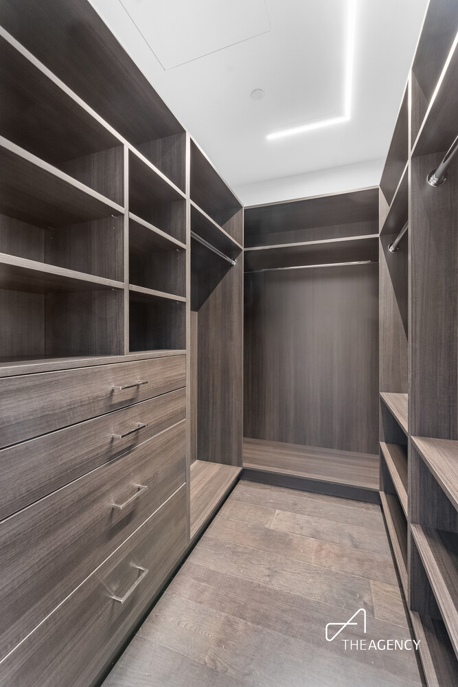 520 W 28TH Street 7
