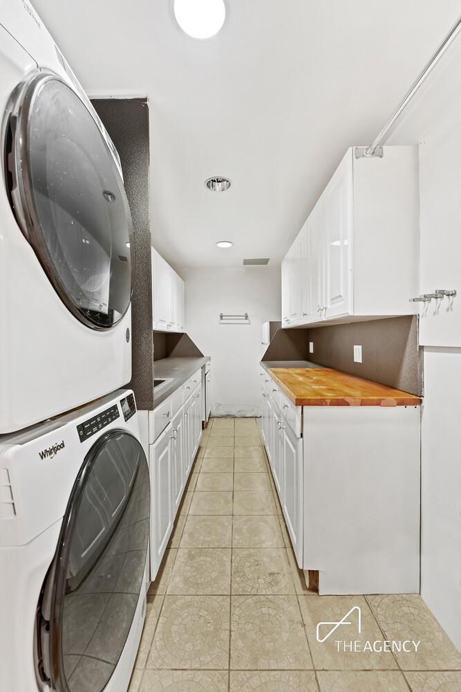 259 W 90TH Street
