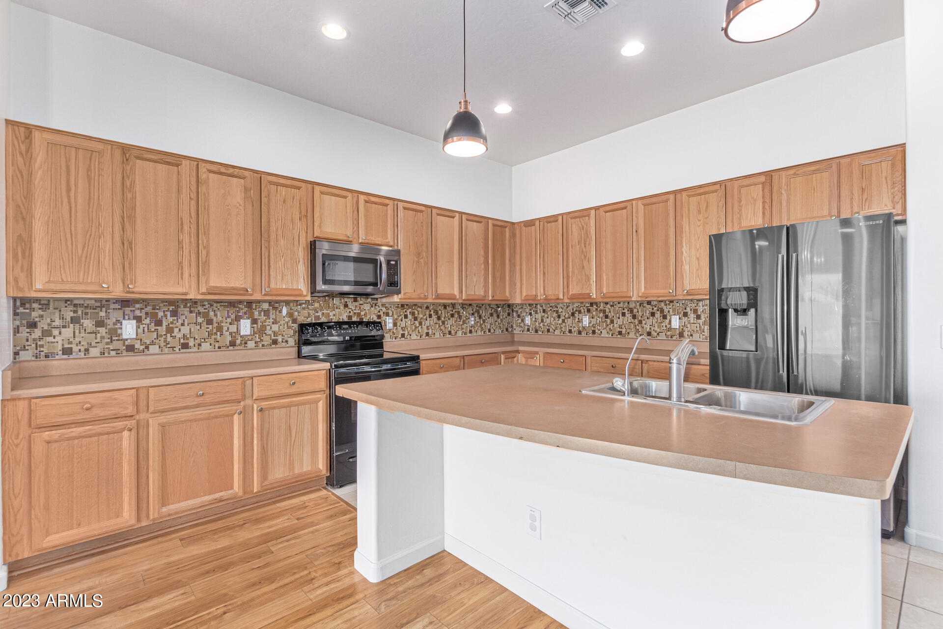 3646 E Palmer Street