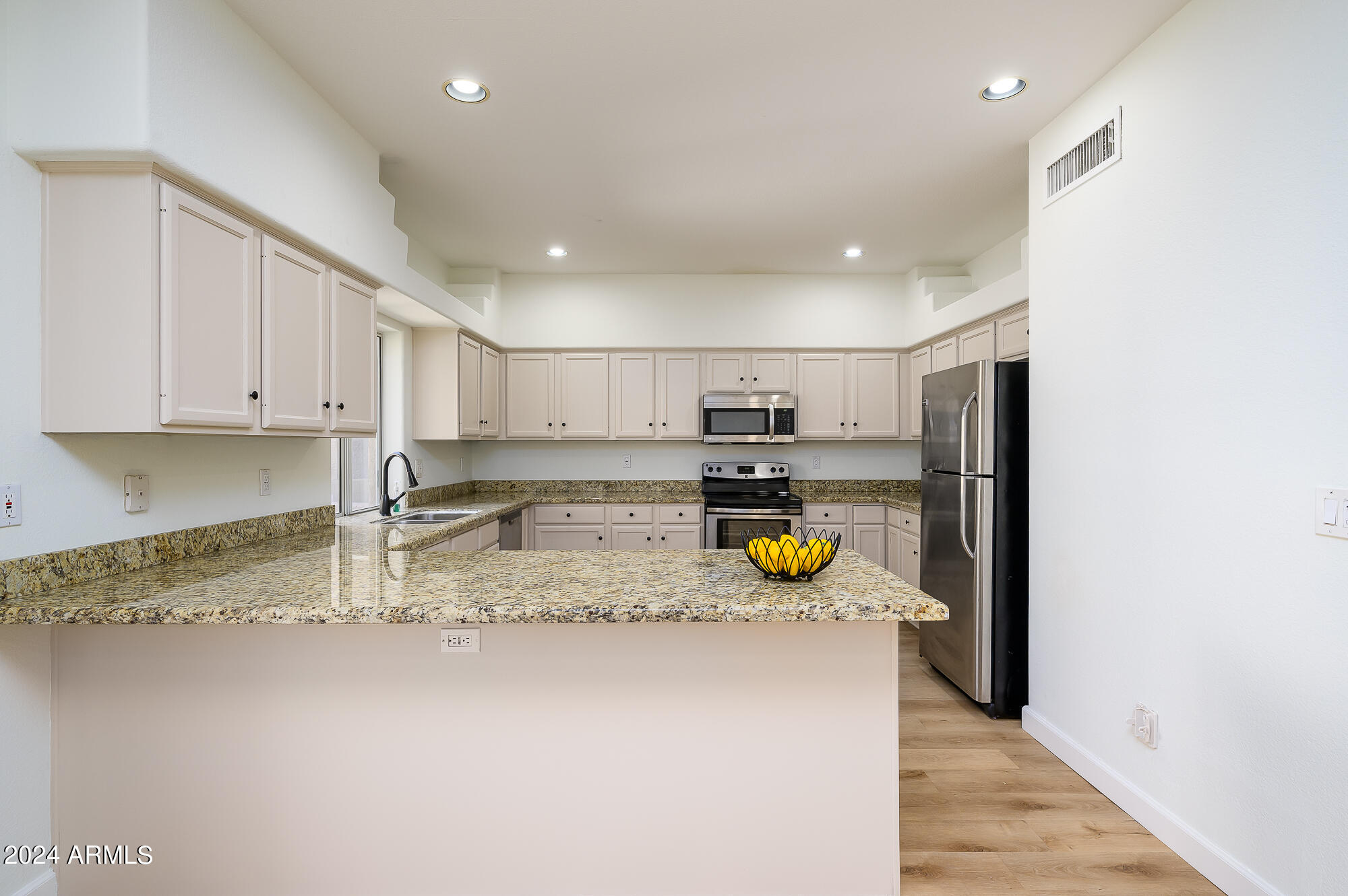 12852 N MOUNTAINSIDE Drive, 2