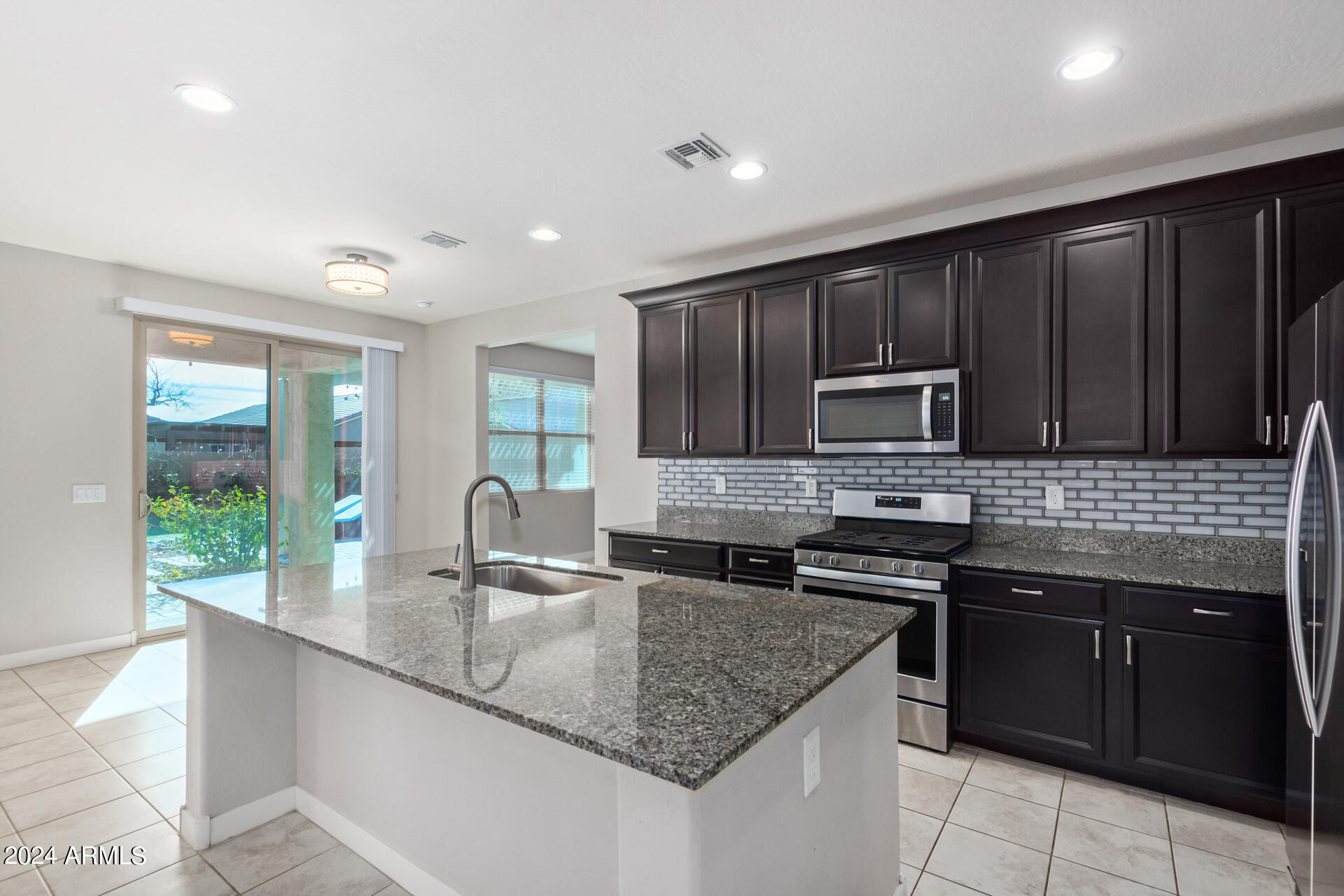 2927 W WESTLAND Road