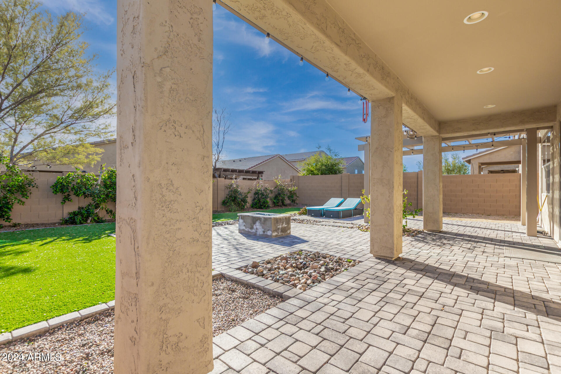 2927 W WESTLAND Road