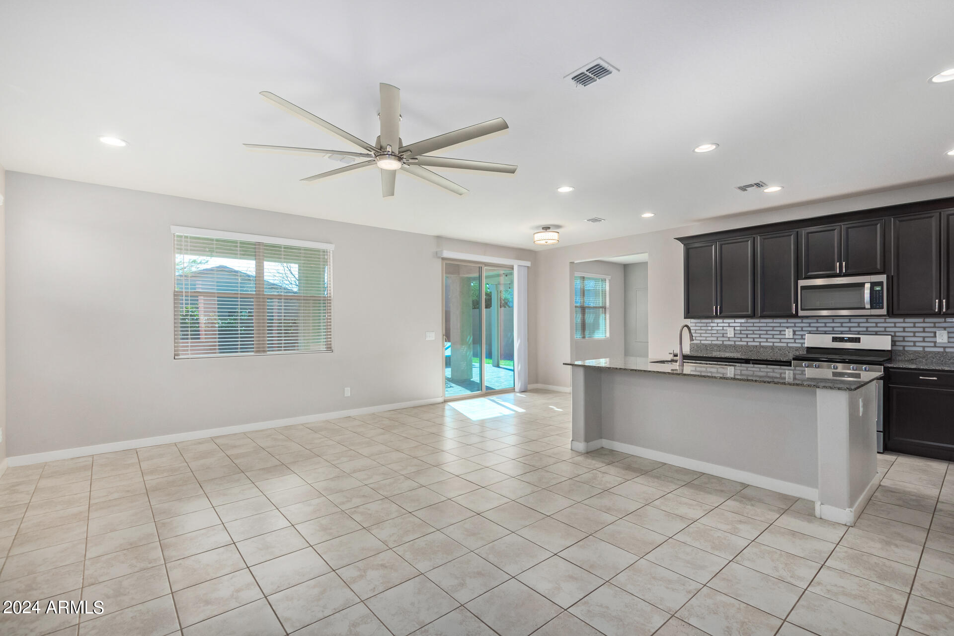 2927 W WESTLAND Road