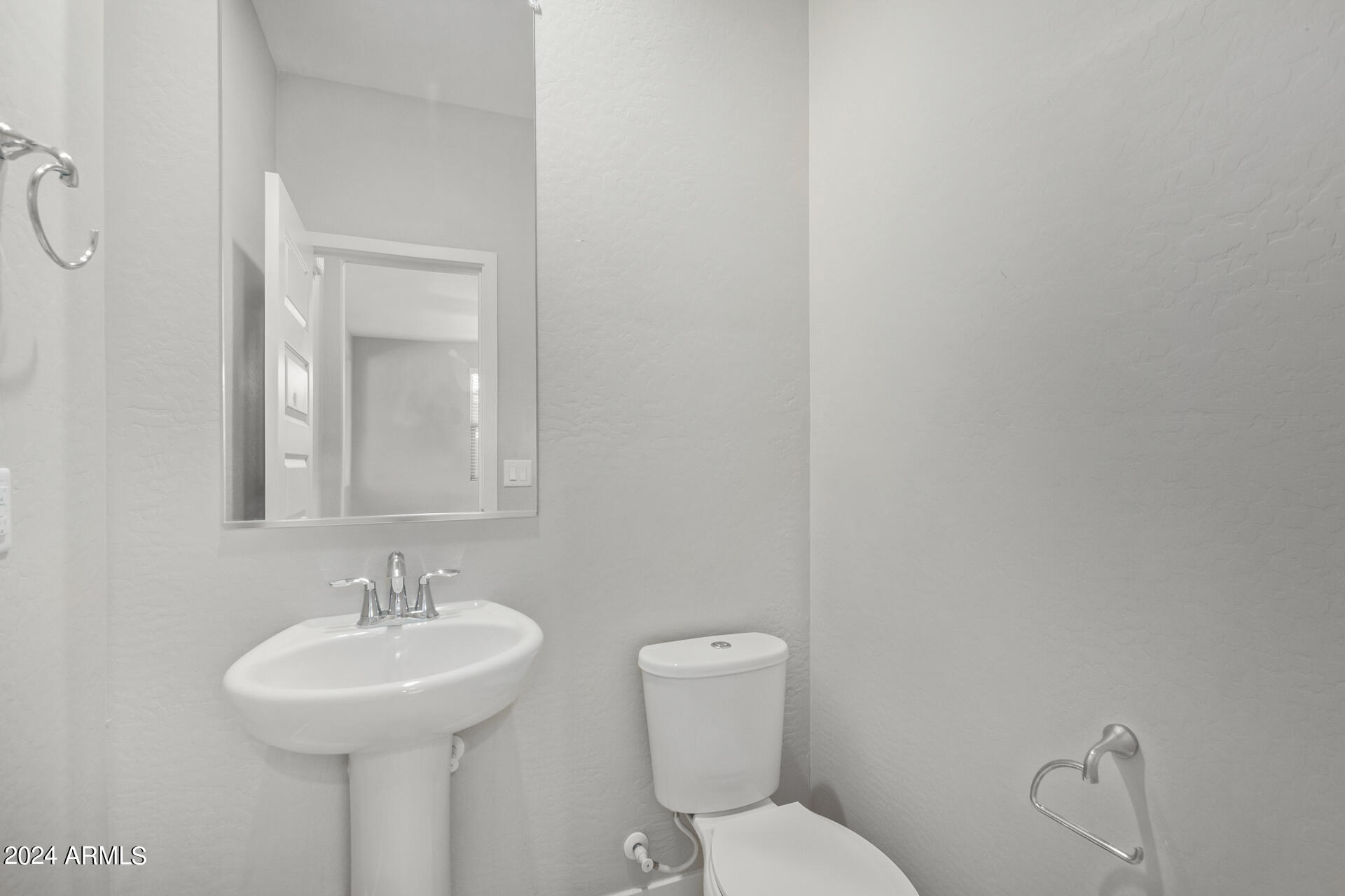 2927 W WESTLAND Road