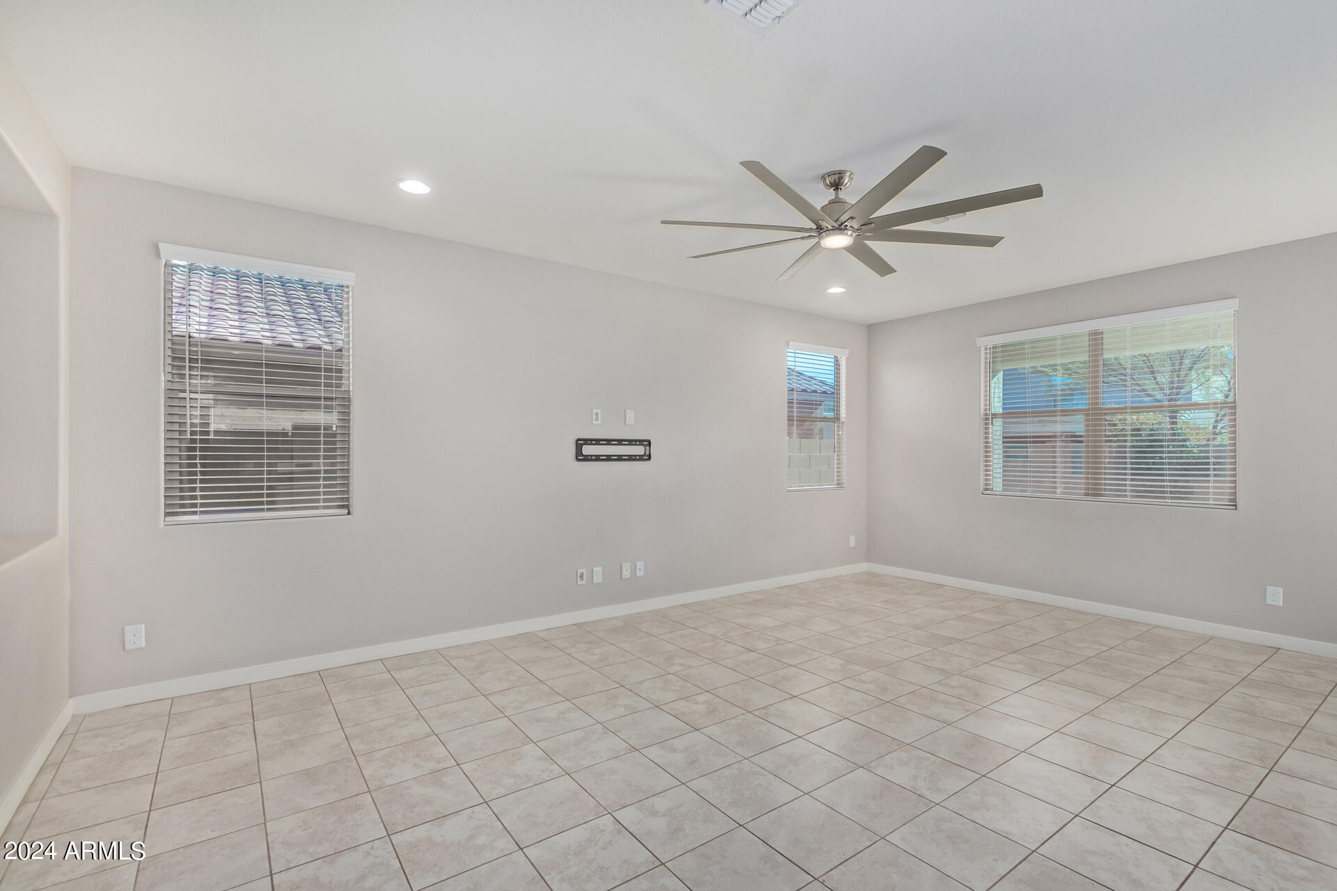 2927 W WESTLAND Road