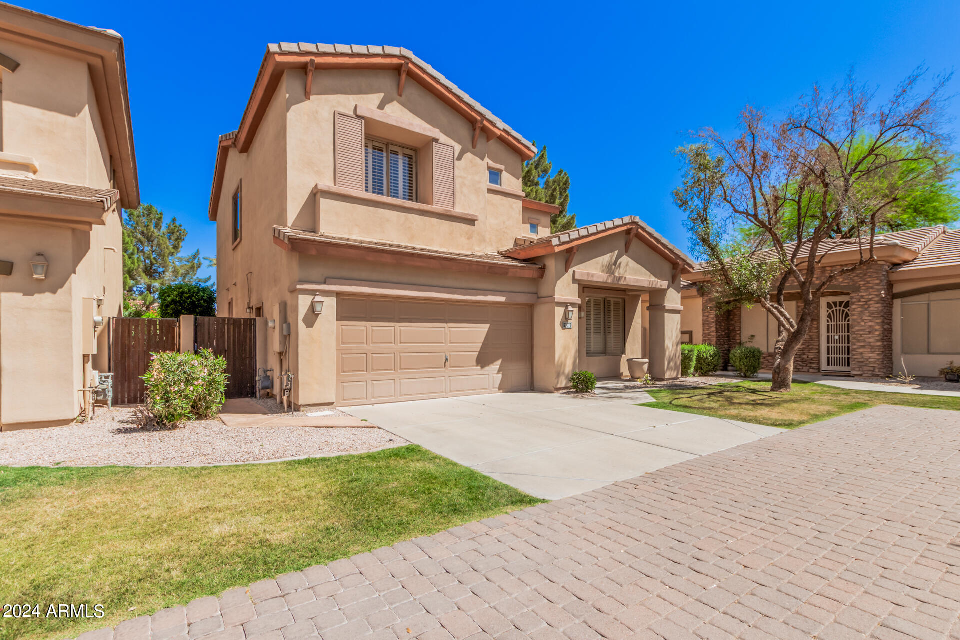 1988 W PERIWINKLE Way