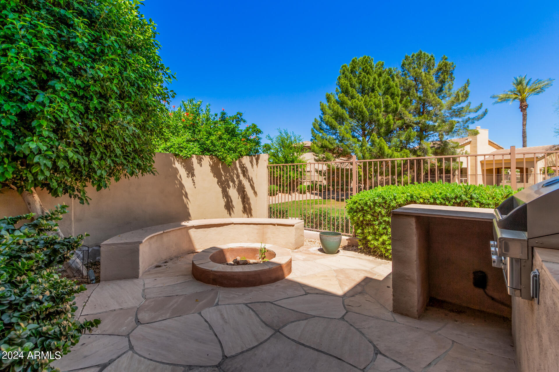 1988 W PERIWINKLE Way