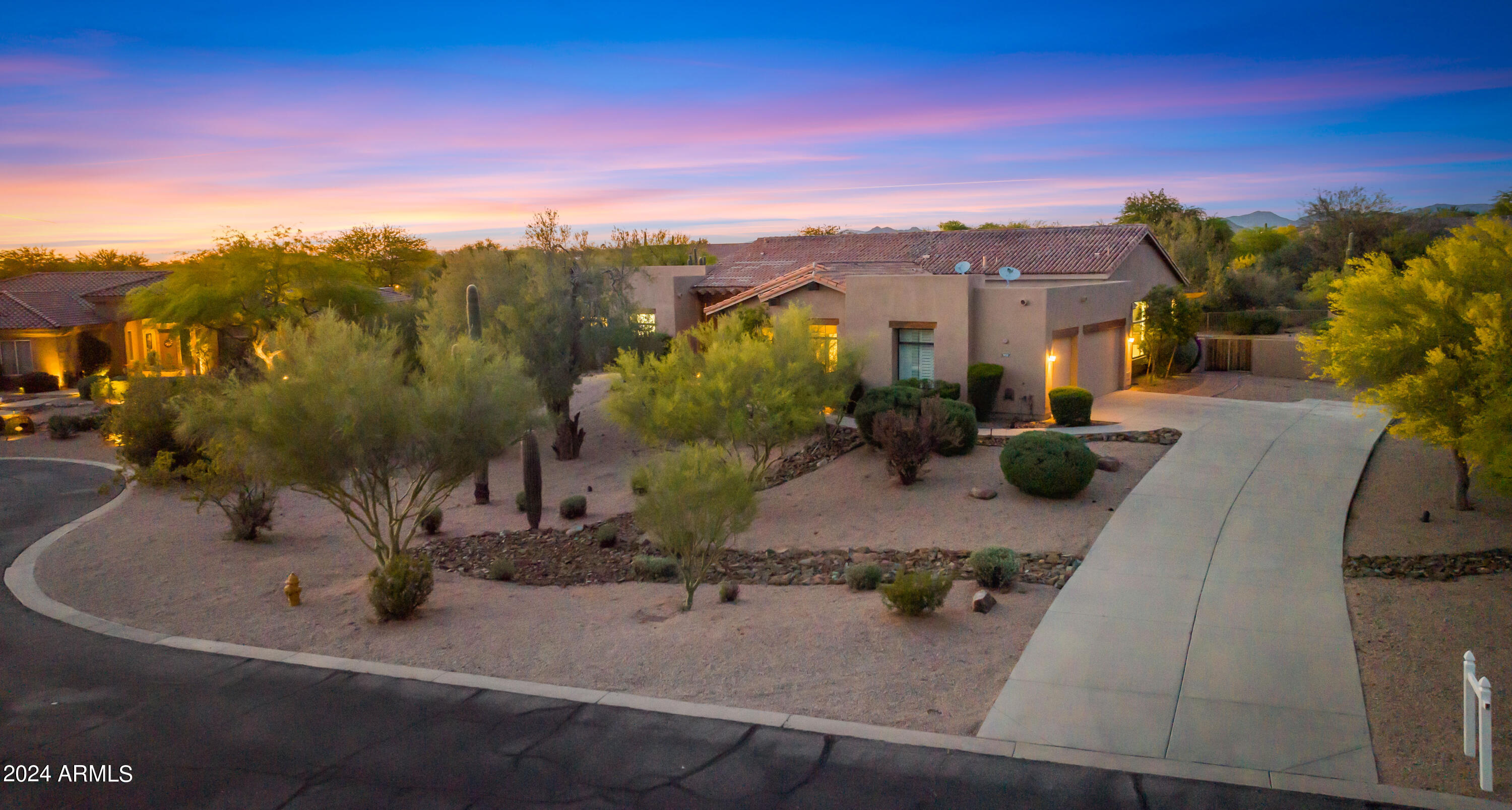 7832 E PARKVIEW Lane