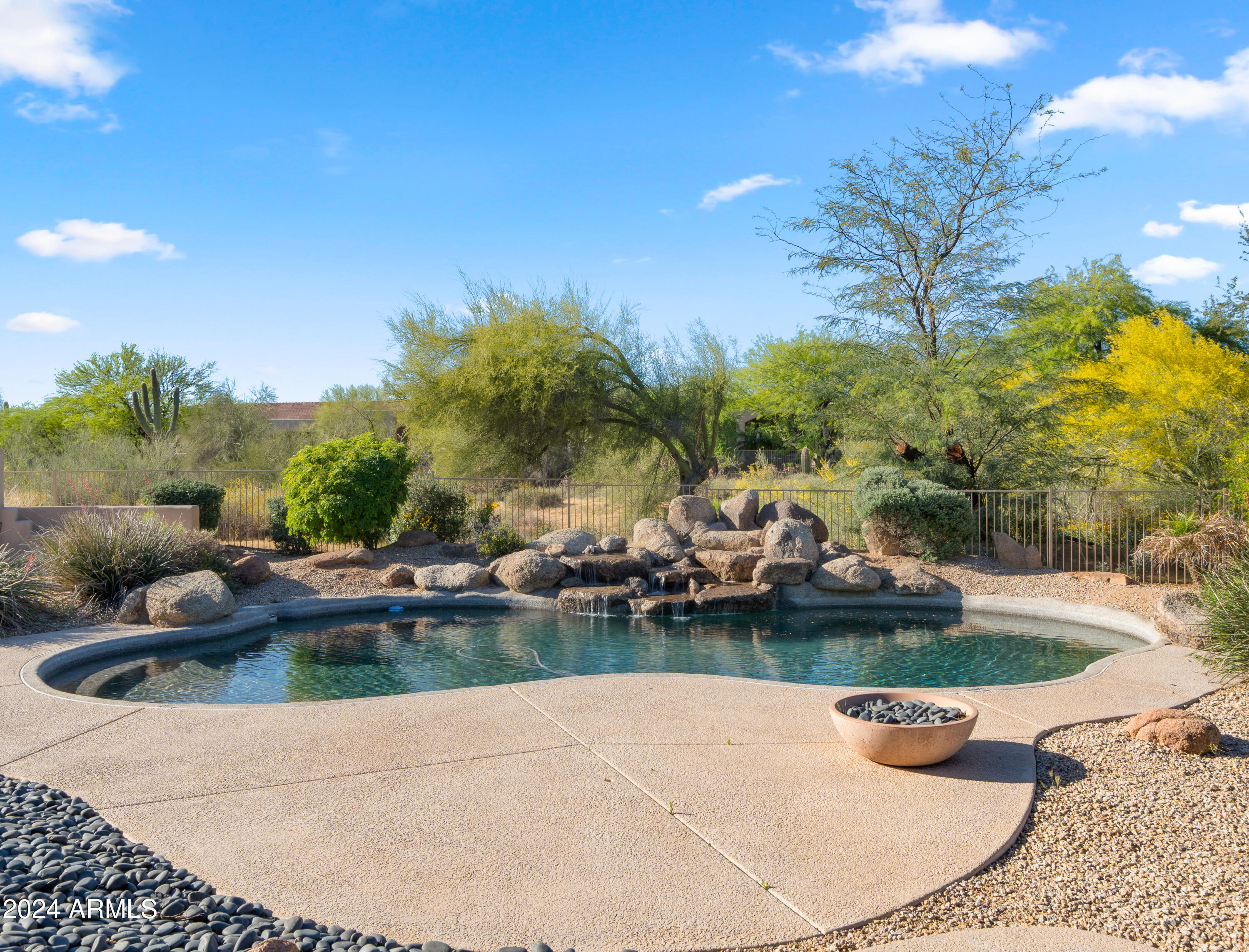 7832 E PARKVIEW Lane